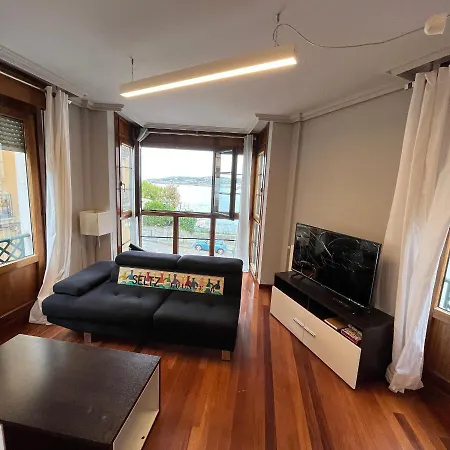 Pisazo Con Vistas Mar, 3habitaciones Y Garaje Incluido Apartamento