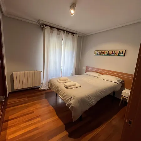 Pisazo Con Vistas Mar, 3habitaciones Y Garaje Incluido Apartament Gijón