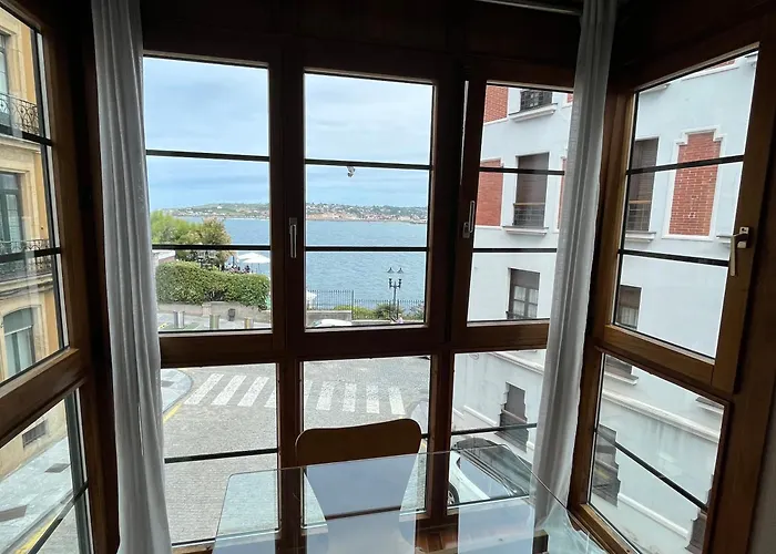 Pisazo Con Vistas Mar, 3habitaciones Y Garaje Incluido